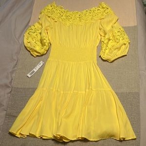 Flowy yellow dress by Gianni Bini. Size S. NWT!!